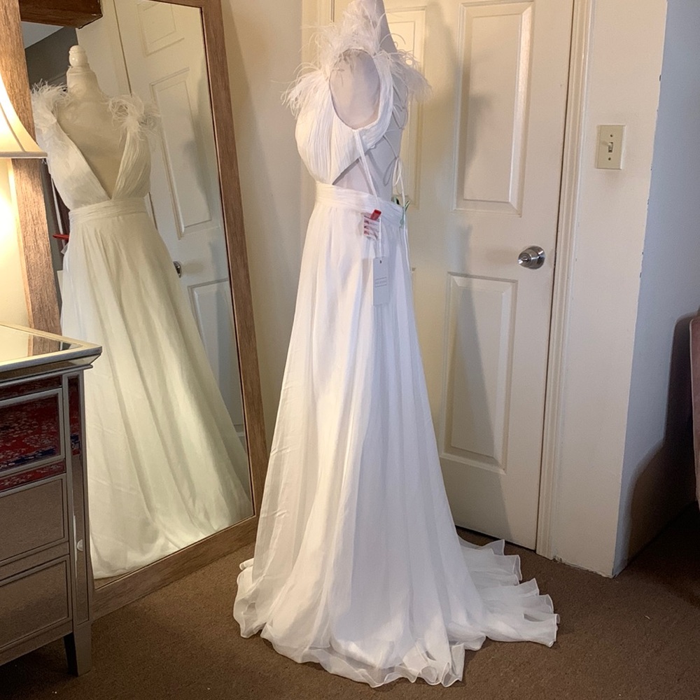 MAC DUGGAL
Plunge Ostrich Feather A Line Gown - Picture 10 of 16